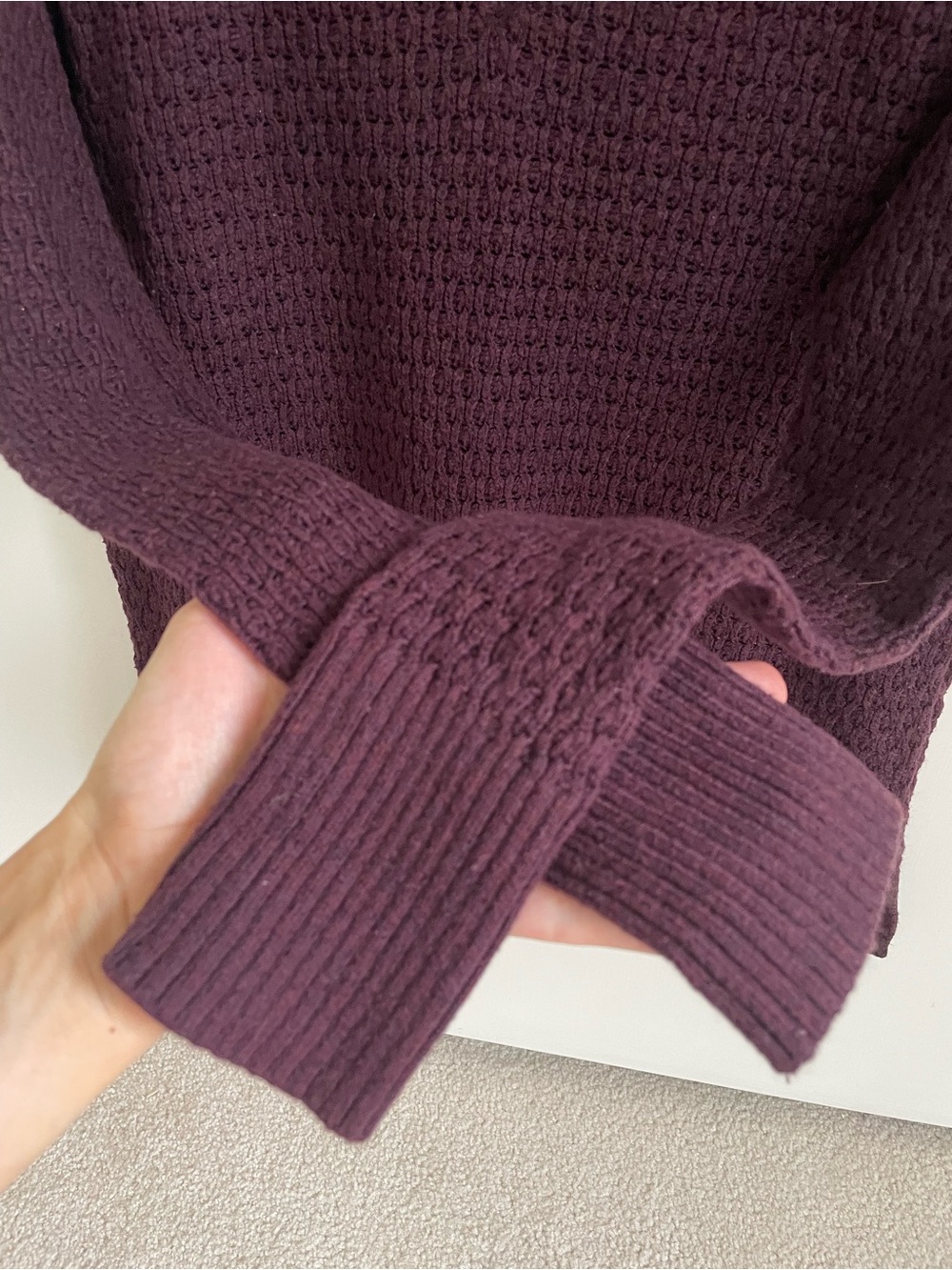 American Eagle Burgundy Purple V-Neck Waffle Knit Sweater Size S - Picture 3 of 9